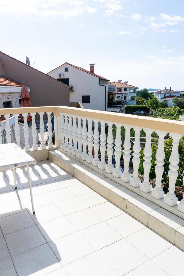 Apartment Mladen Biograd Na Moru Exterior foto