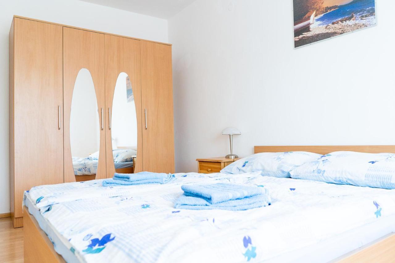 Apartment Mladen Biograd Na Moru Exterior foto
