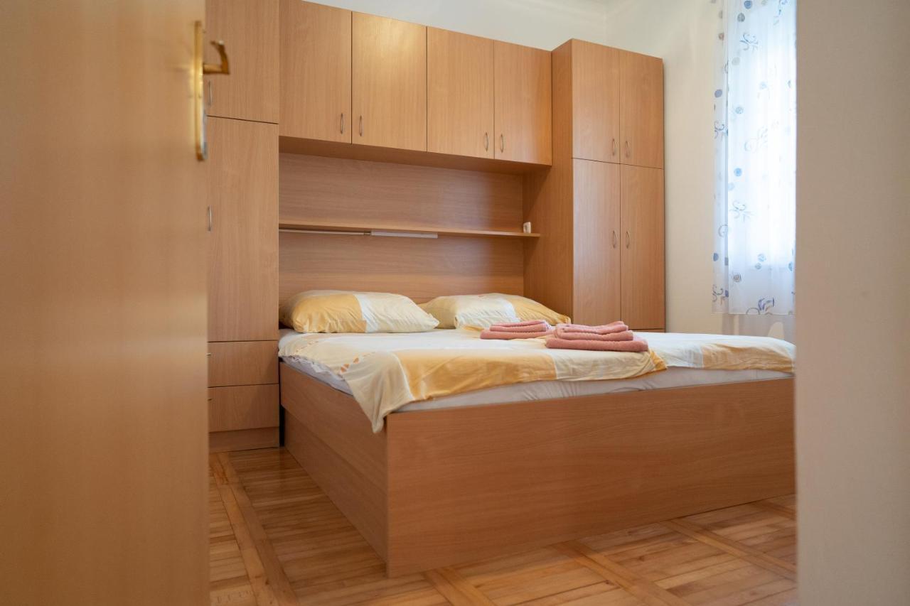 Apartment Mladen Biograd Na Moru Exterior foto